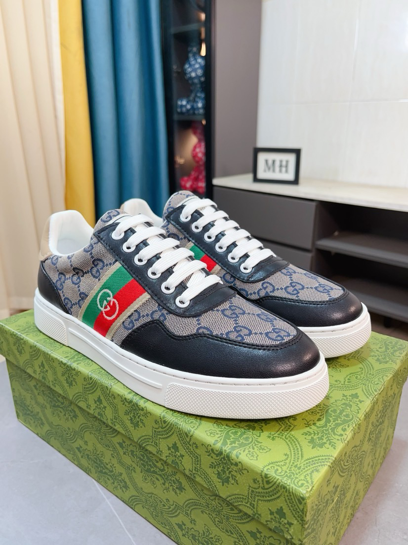 Gucci Sneakers-131