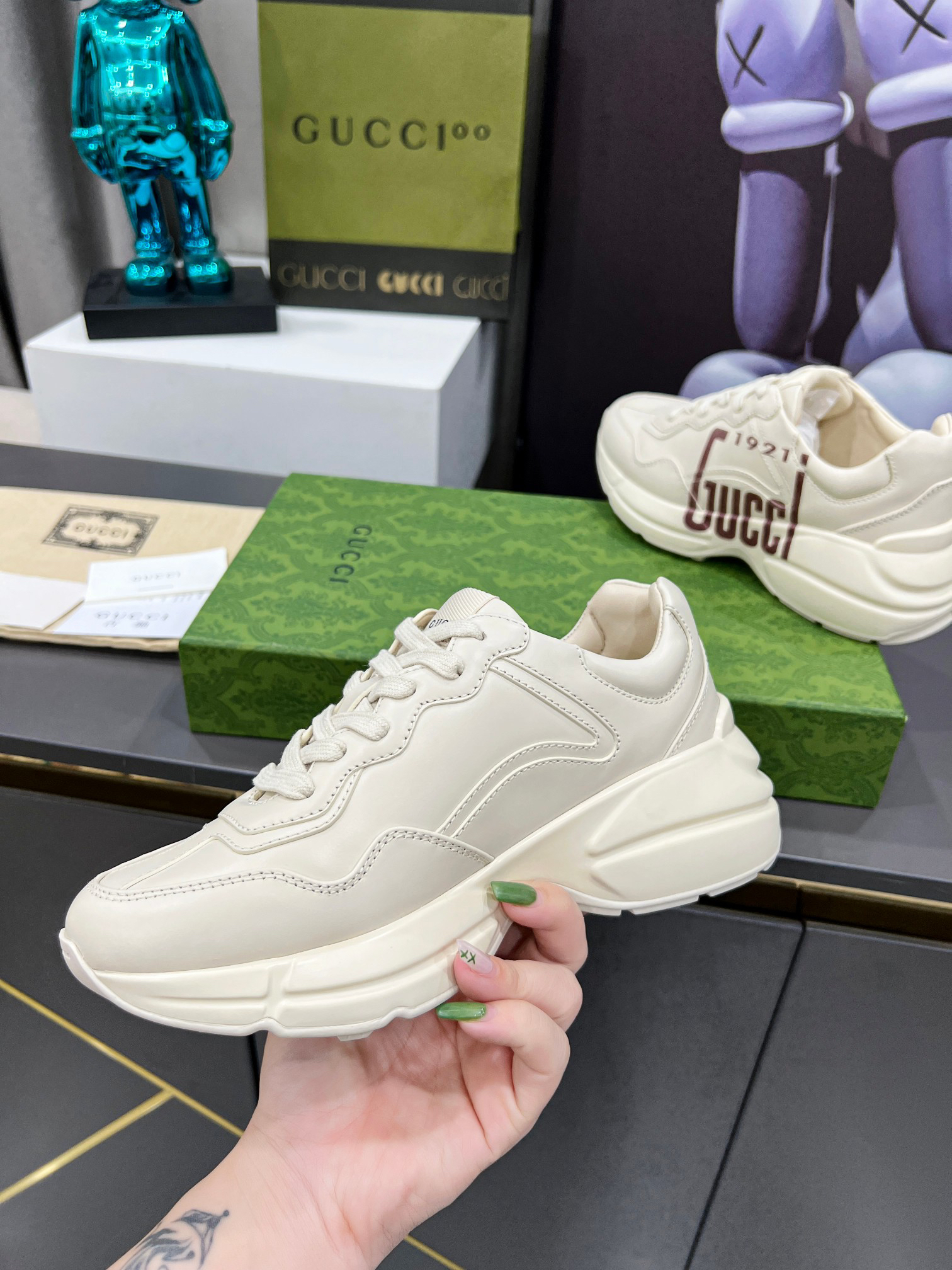 Gucci Sneakers-160