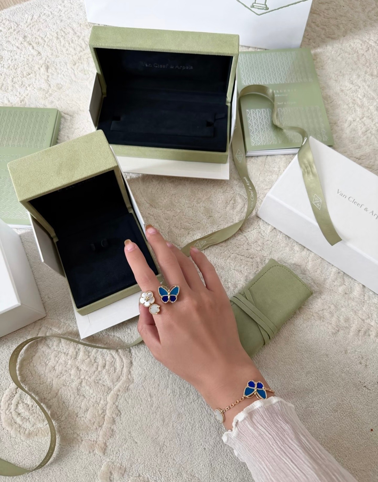 Van Cleef & Arpels ring-34