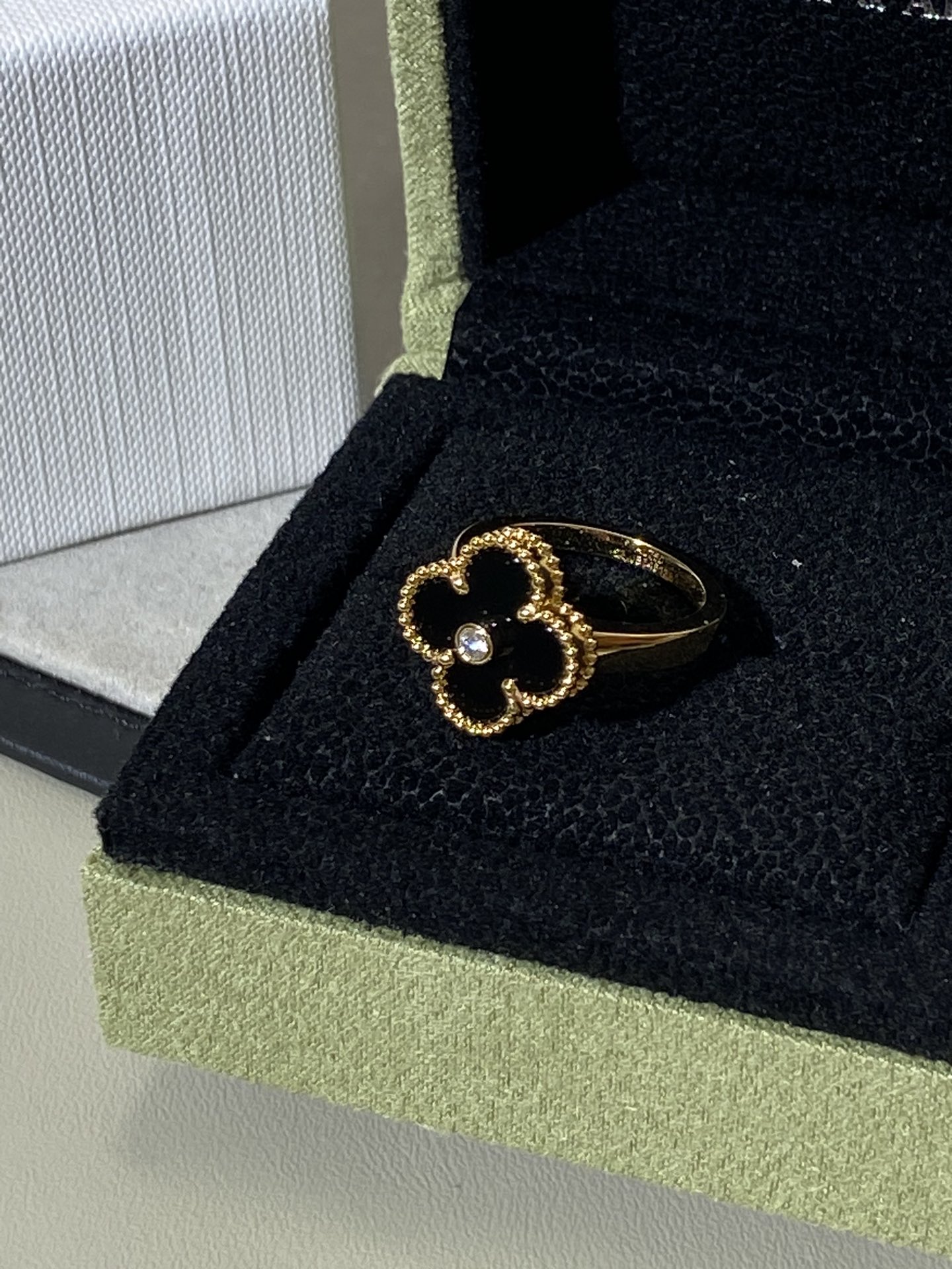 Van Cleef & Arpels ring-6