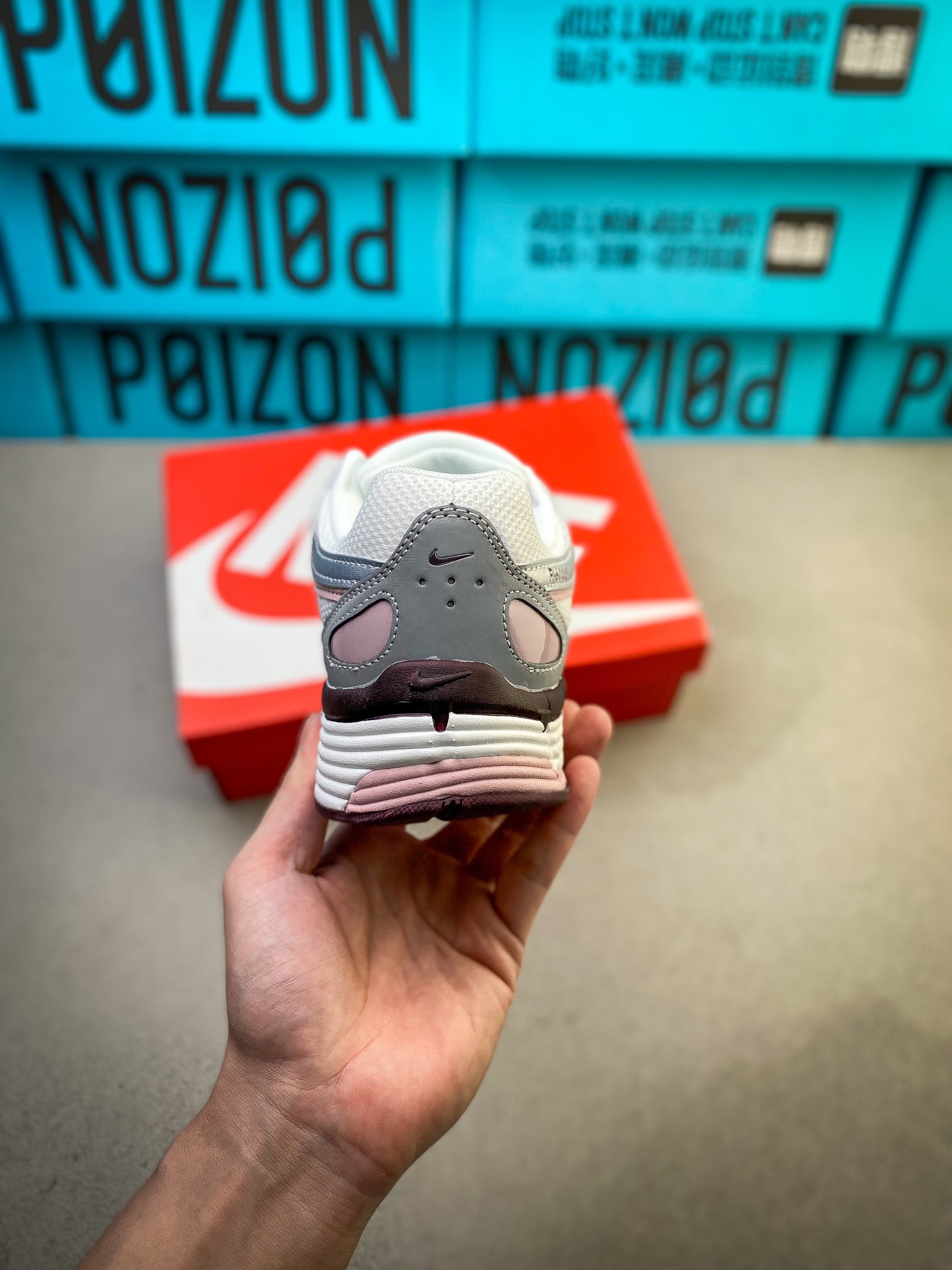 Nike Sneakers-212