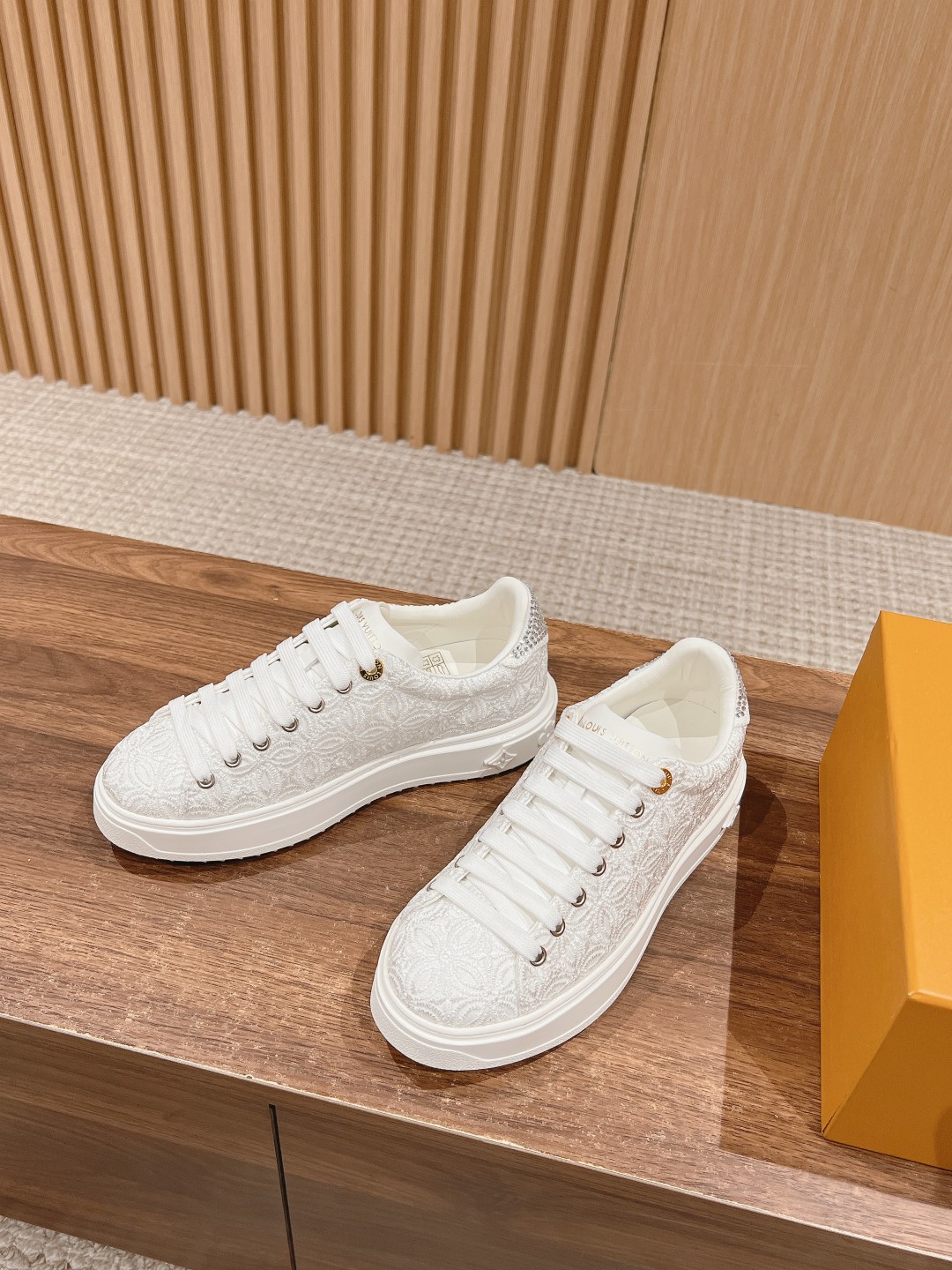 Lv Sneakers-105