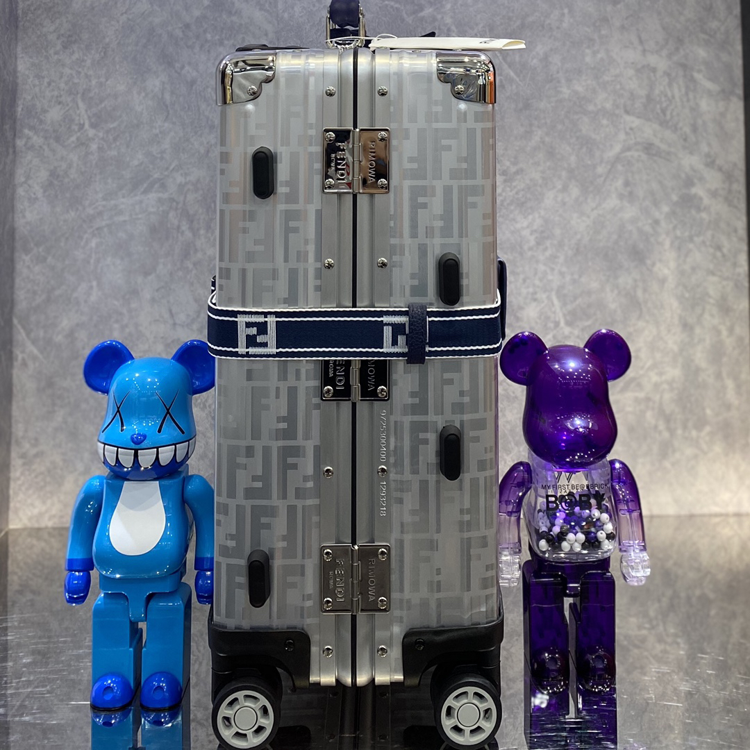 Fendi luggage-14