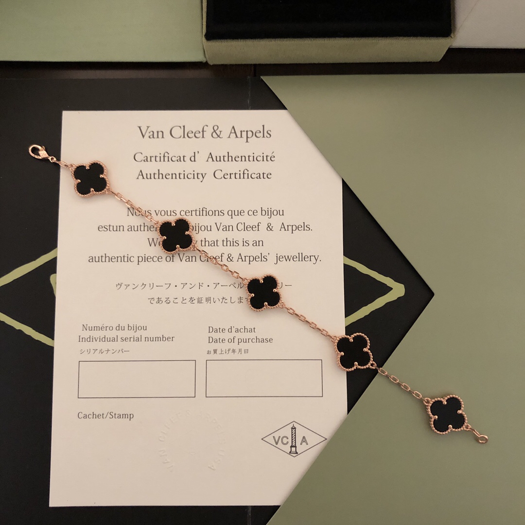 Van Cleef & Arpels necklace-136