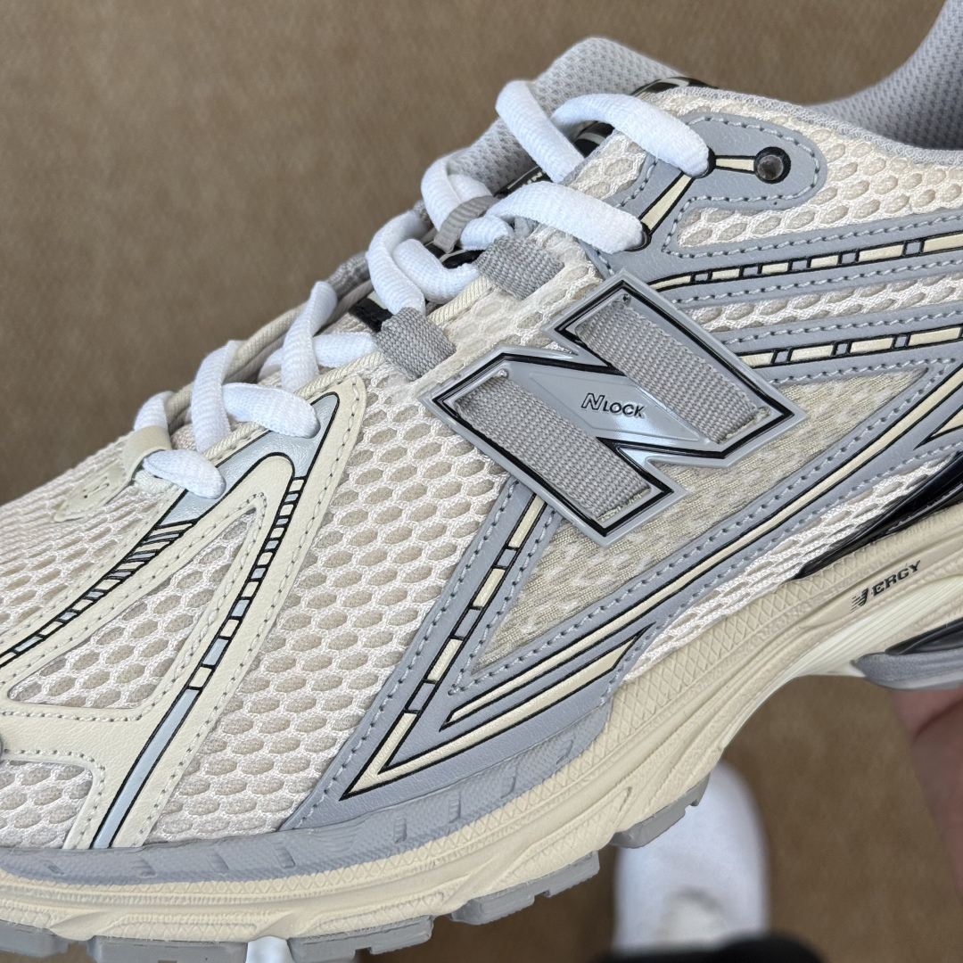 New Balance Sneakers-266