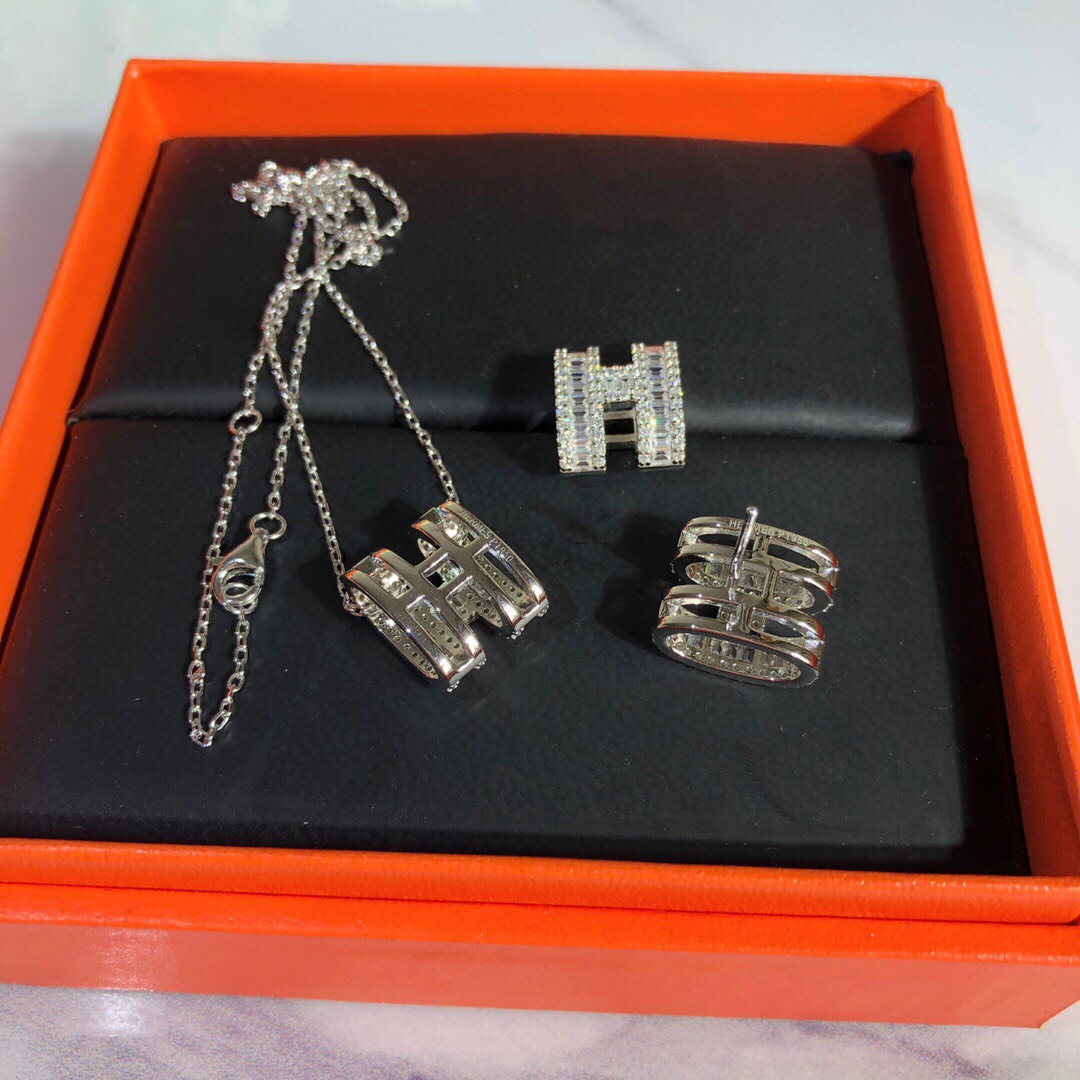 Hermes necklace-22