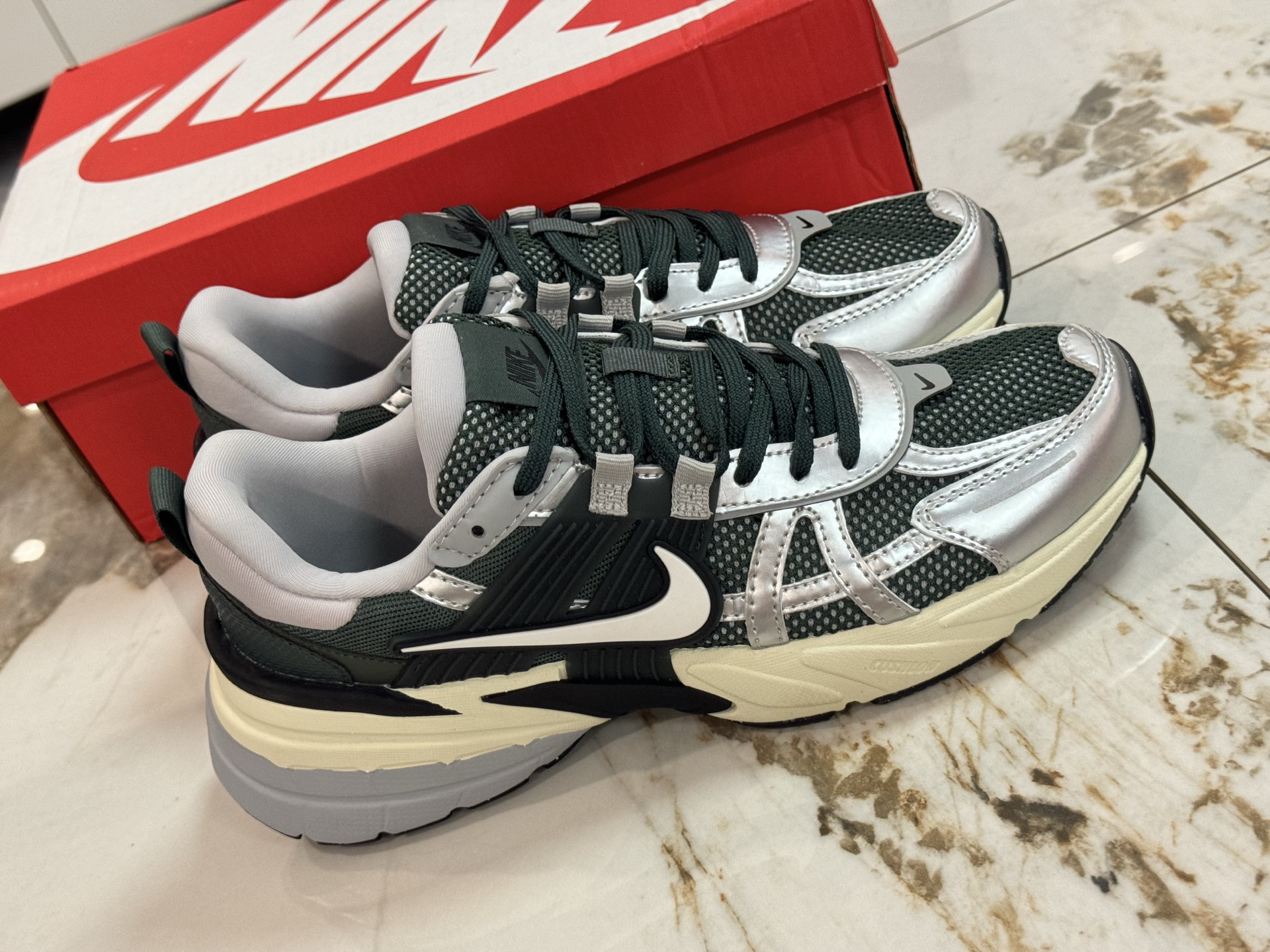Nike Sneakers-248