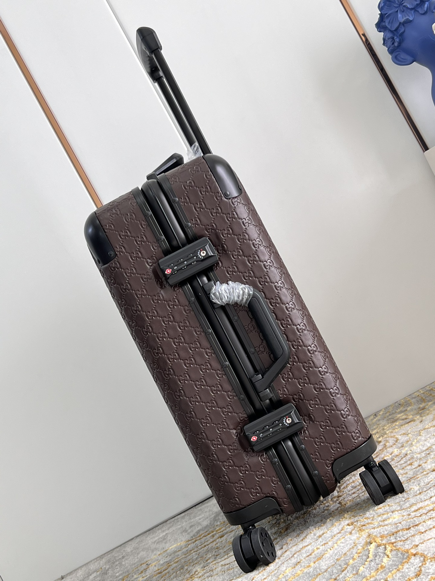 Gucci luggage-18
