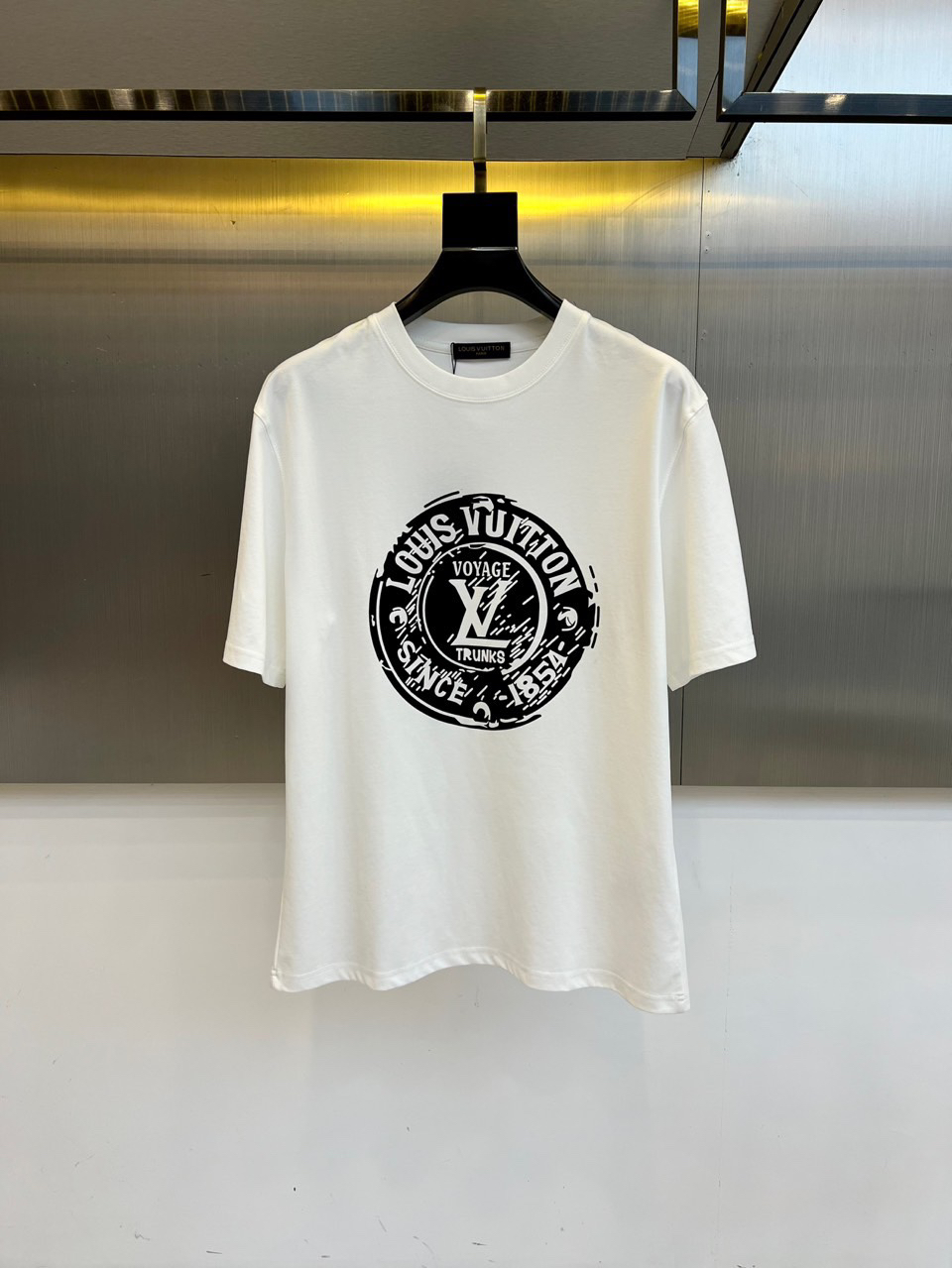 LV clothing-54