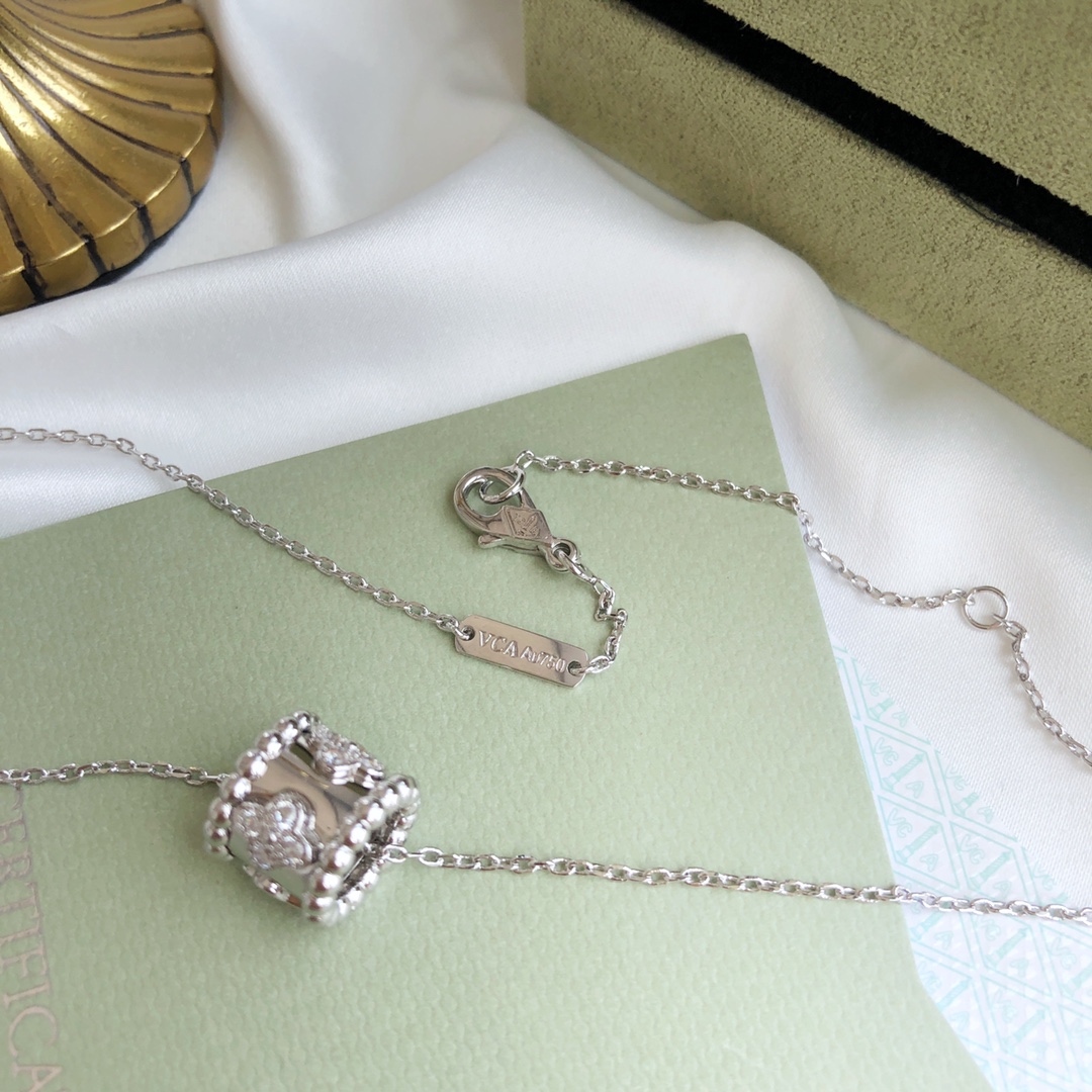 Van Cleef & Arpels necklace-95