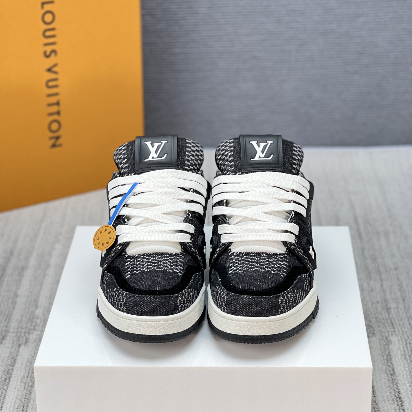 Lv Sneakers-152