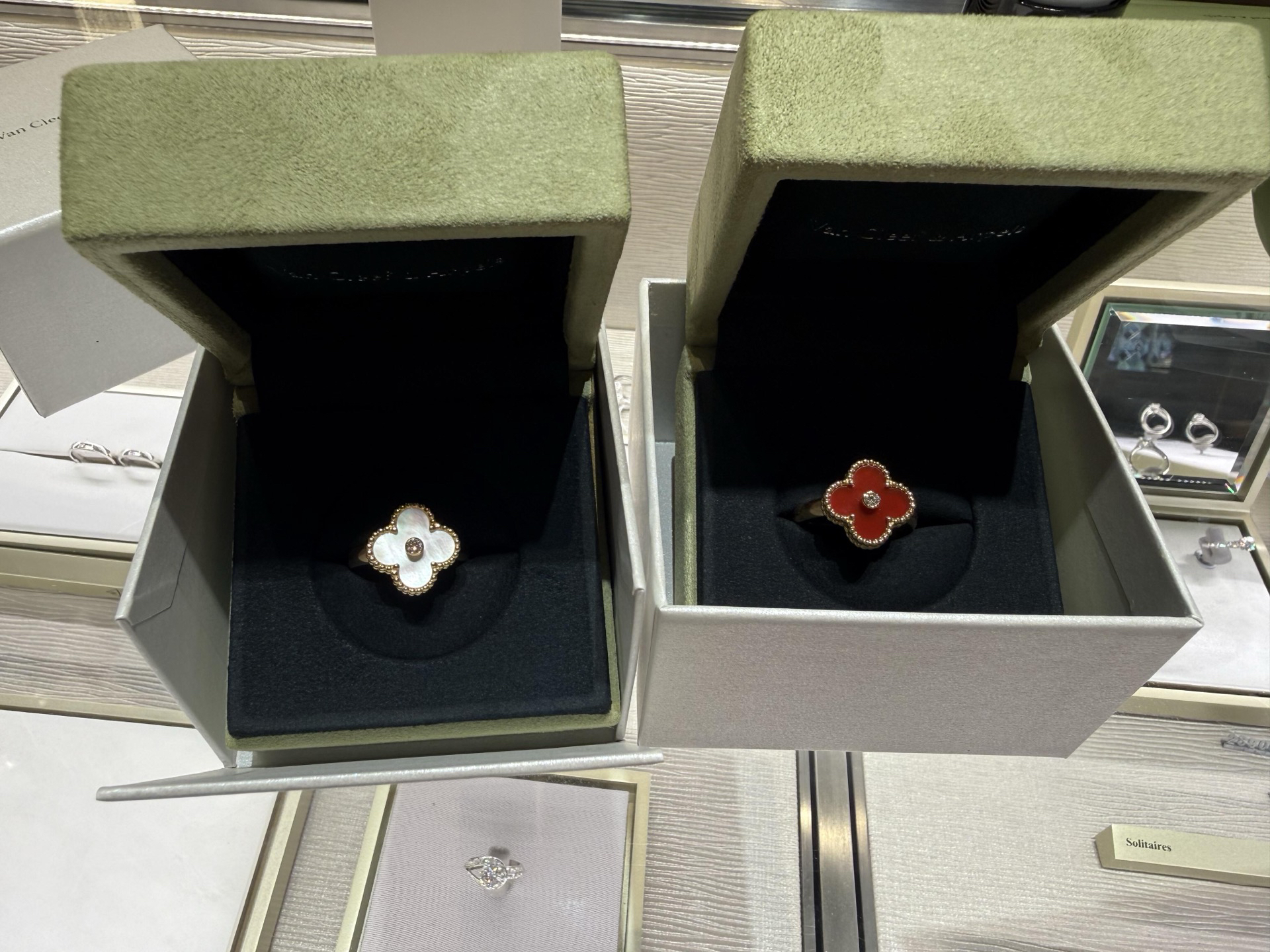 Van Cleef & Arpels ring-103