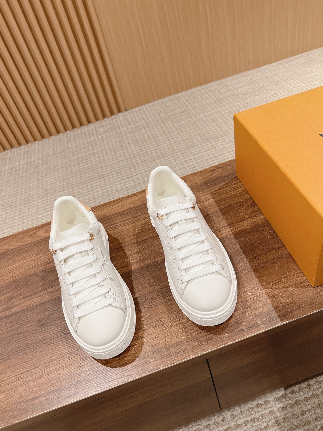 Lv Sneakers-103