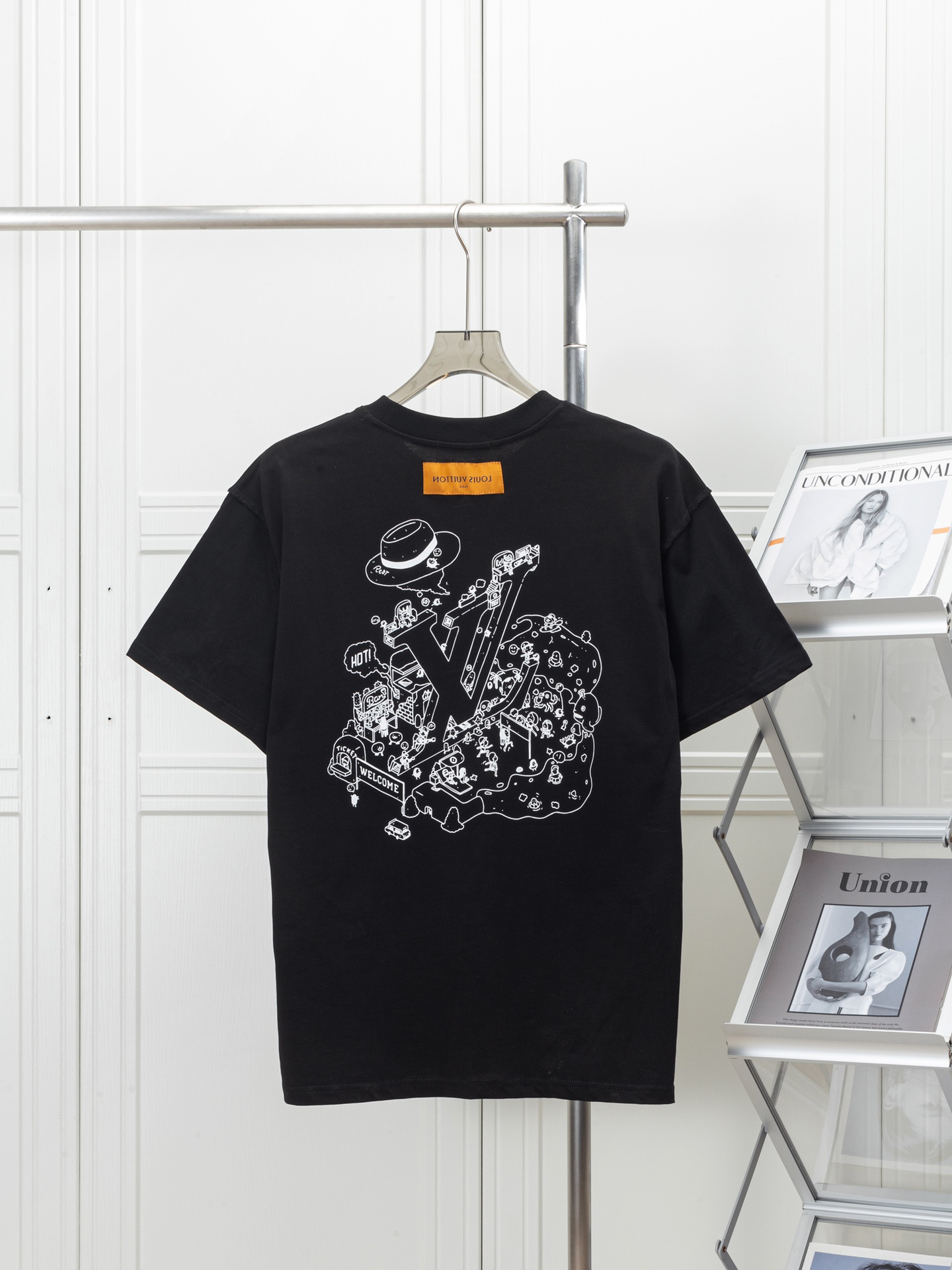 LV clothing-249