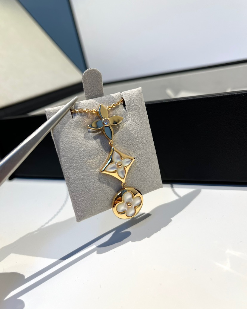 LV necklace-14