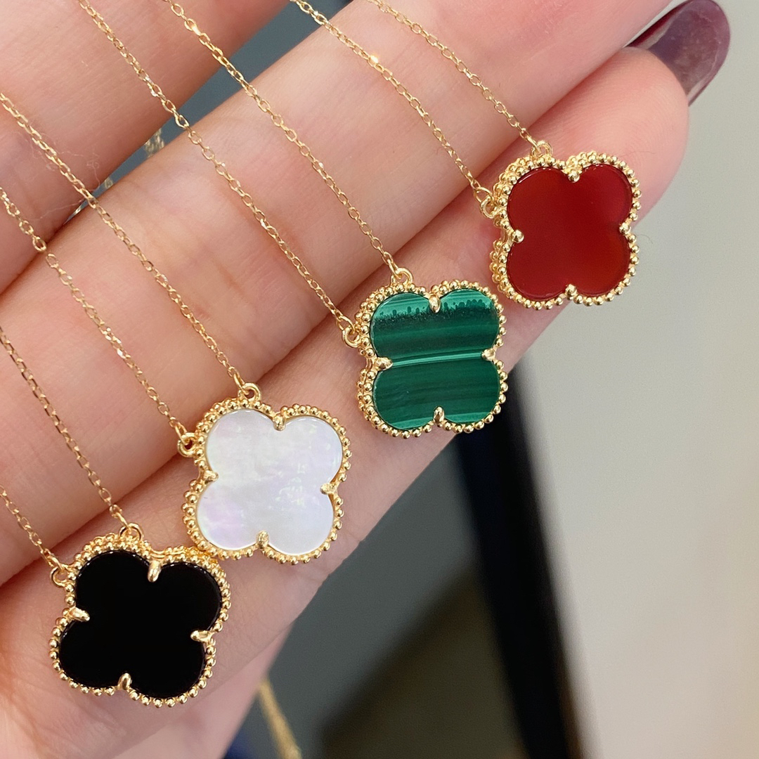 Van Cleef & Arpels necklace-120