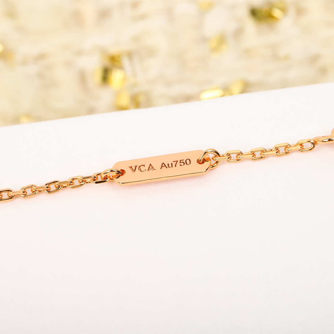 Van Cleef & Arpels necklace-139