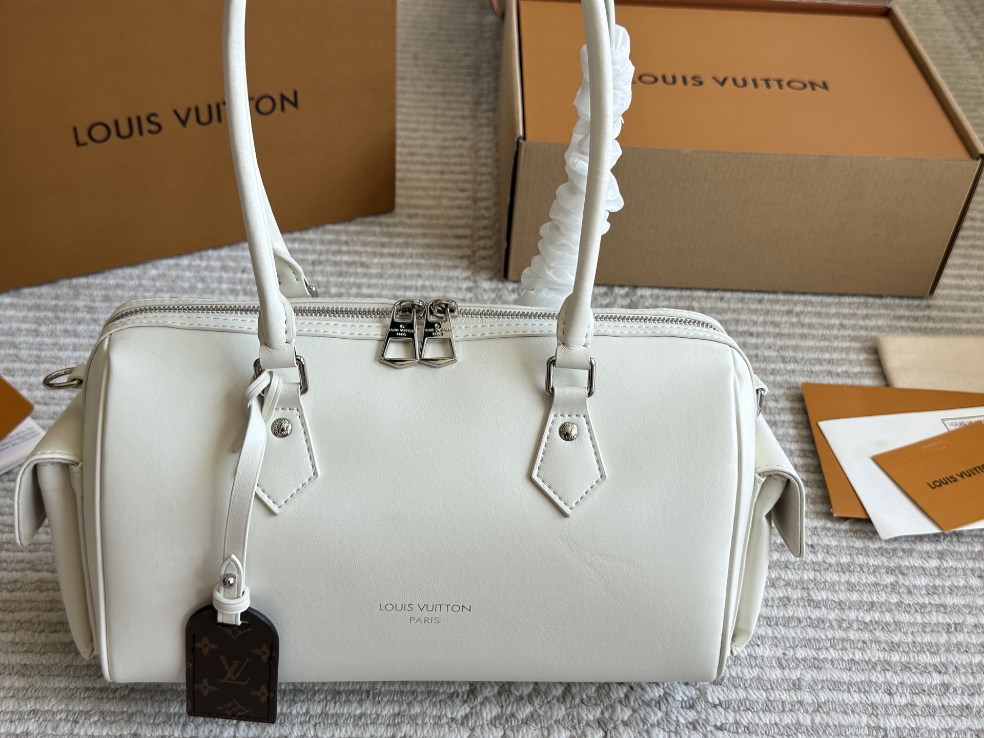 Louis Vuitton Hot New Product-17