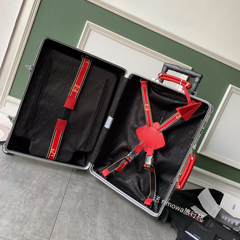 Fendi luggage-5
