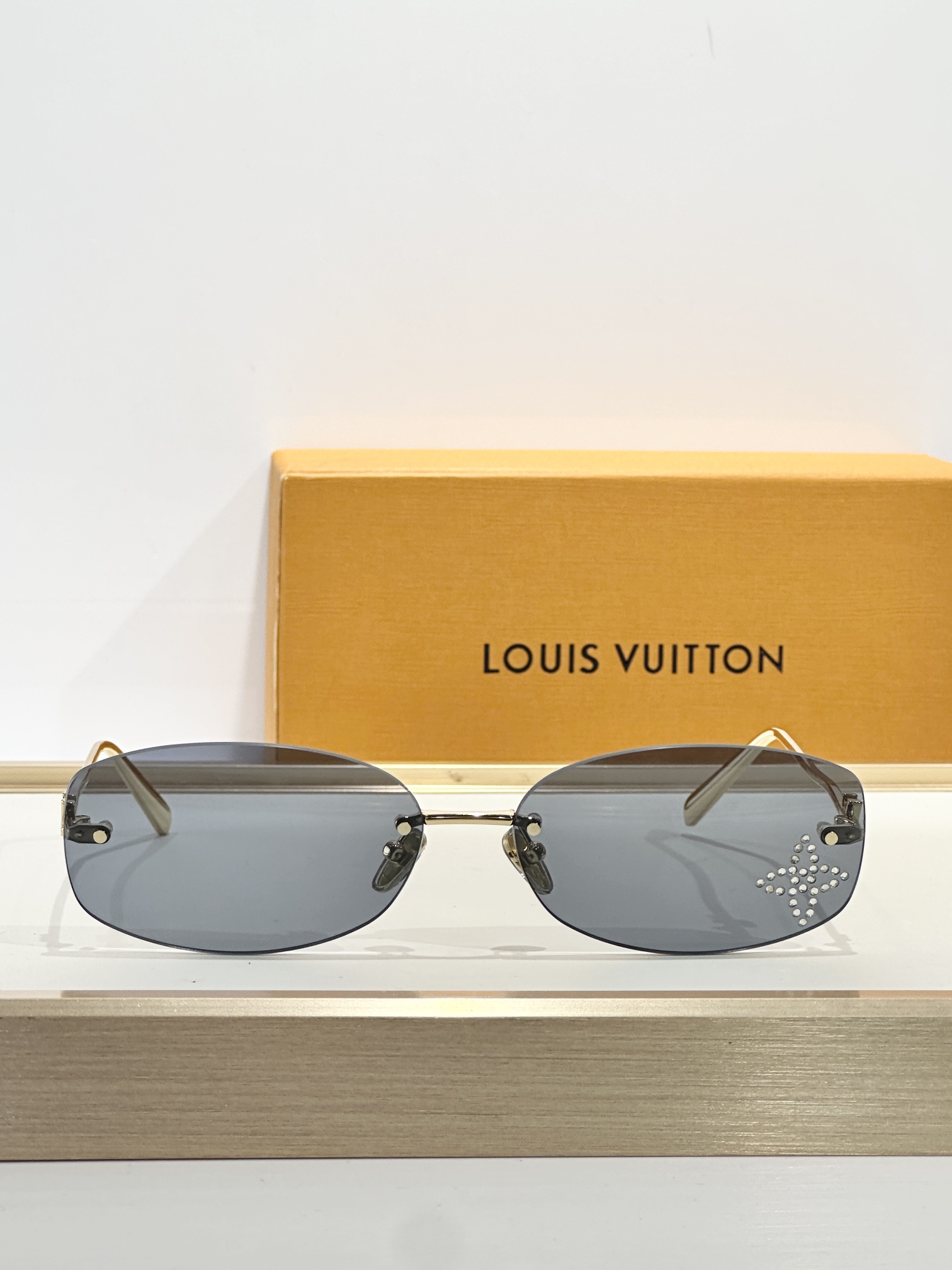 LV glasses-9