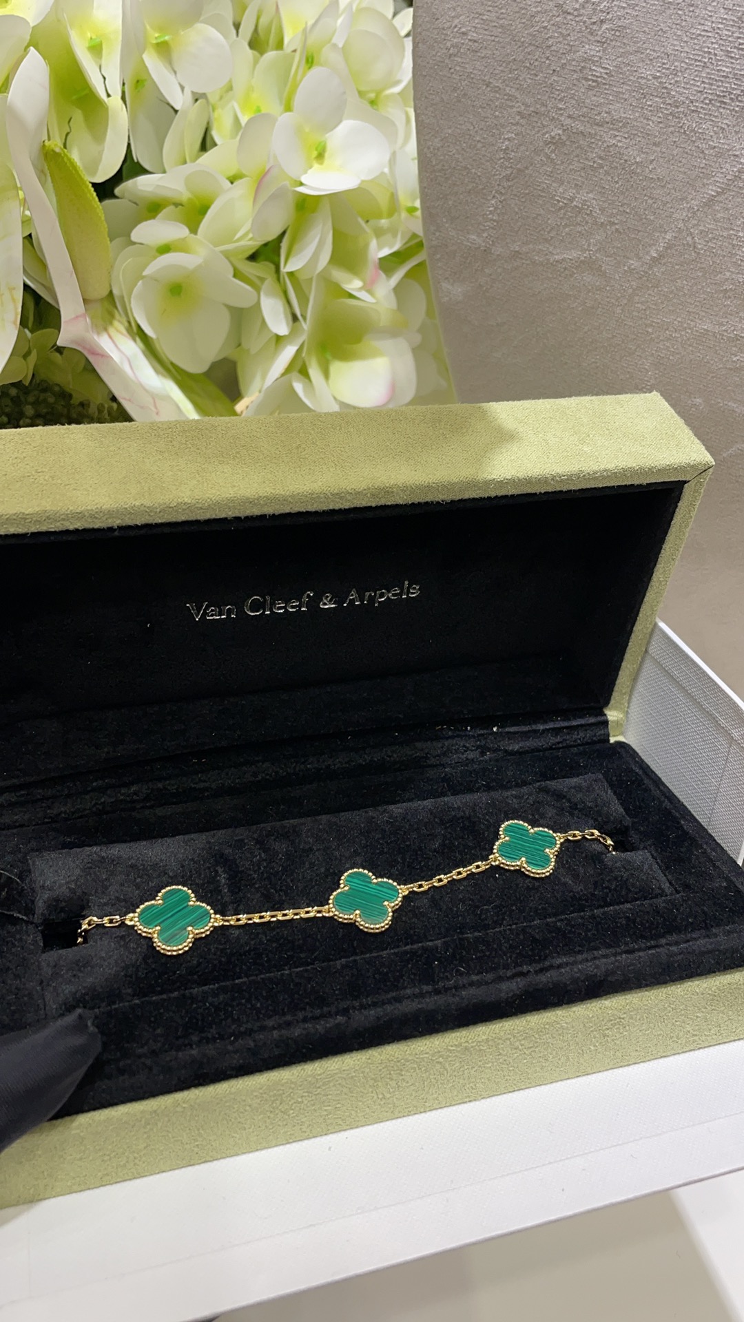 Van Cleef & Arpels Bracelet-103