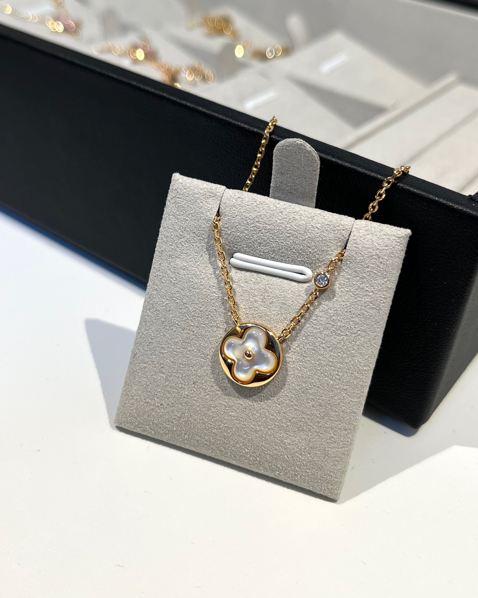 LV necklace-16