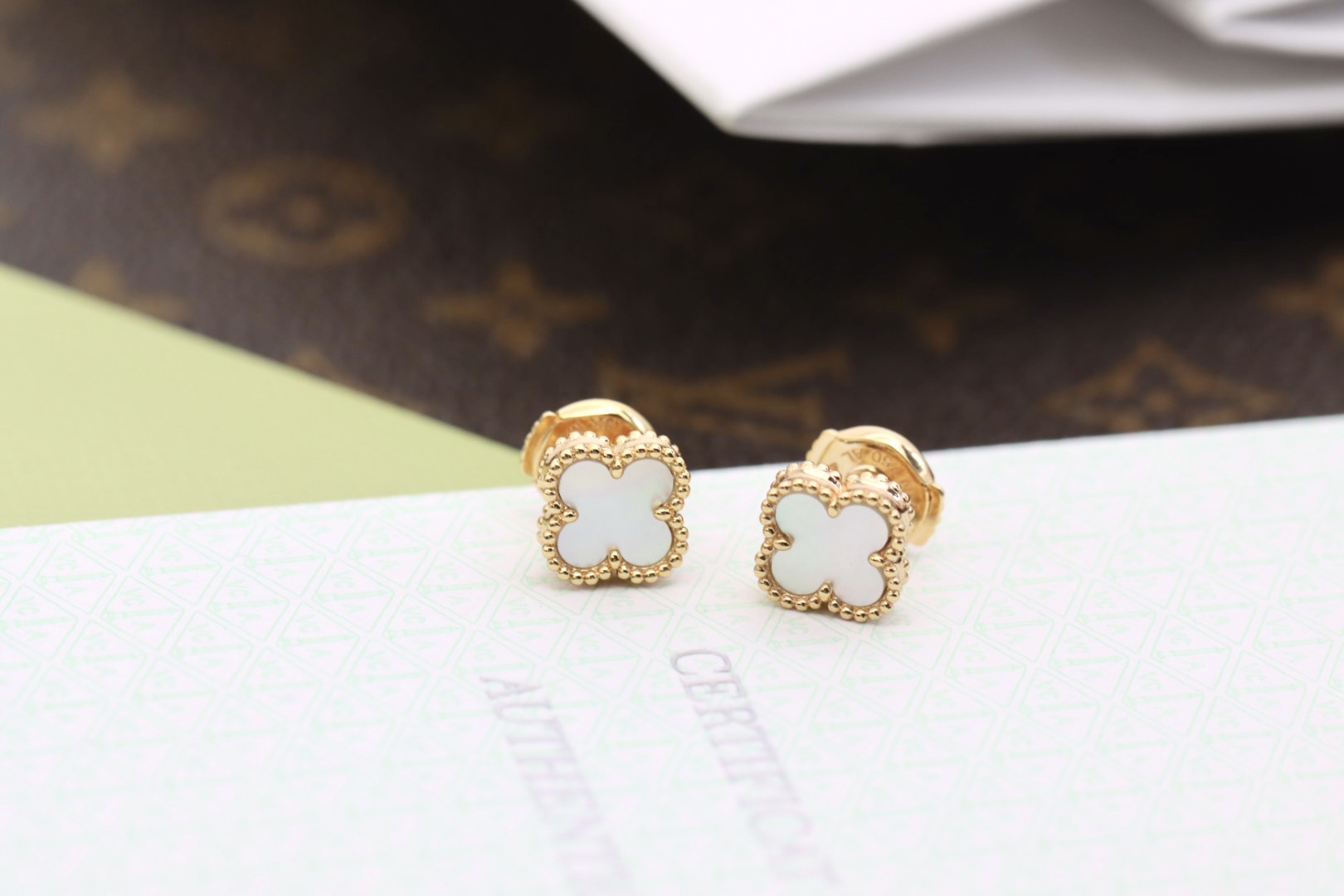 Van Cleef & Arpels earring-13