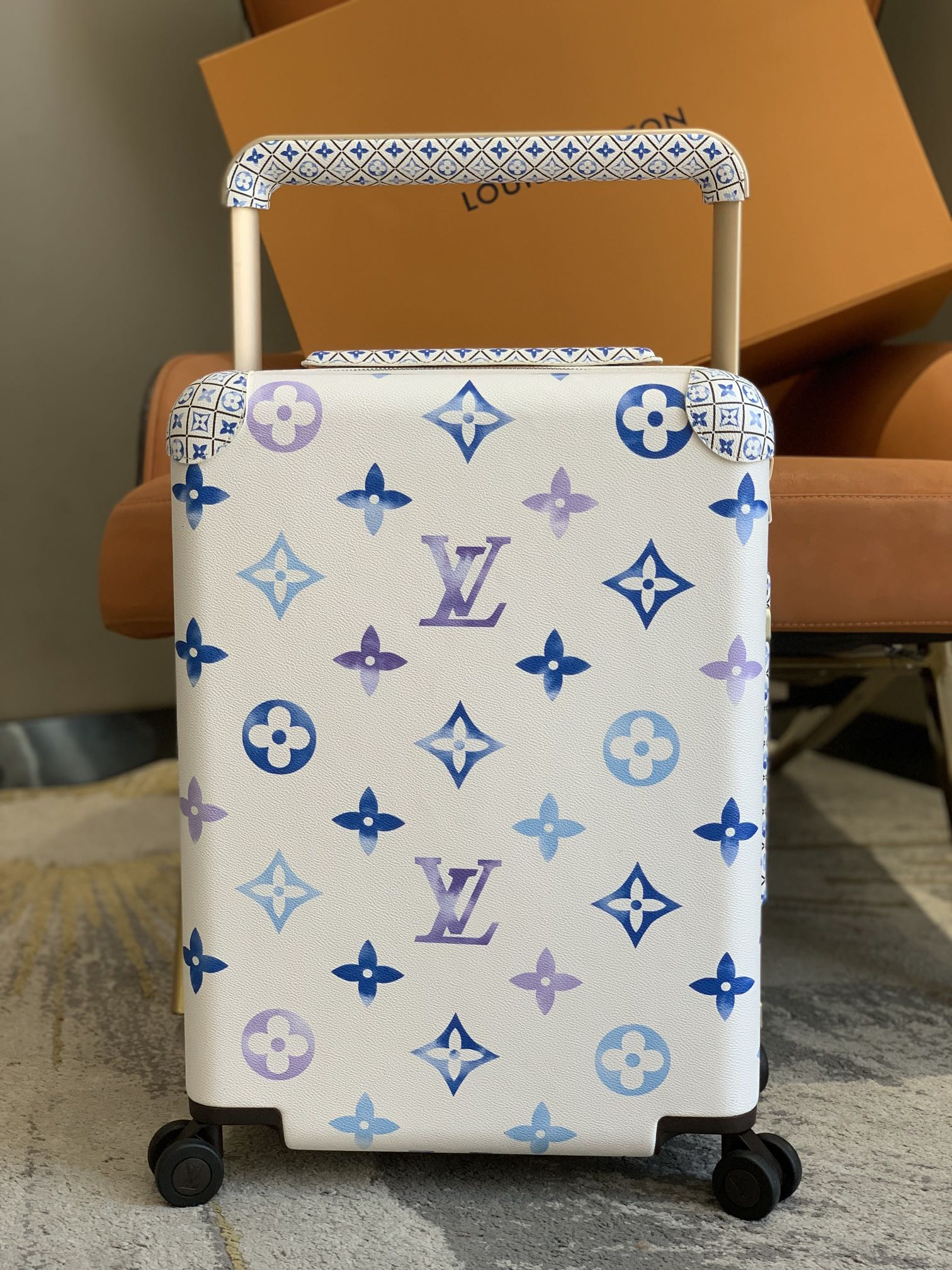 LV luggage-31