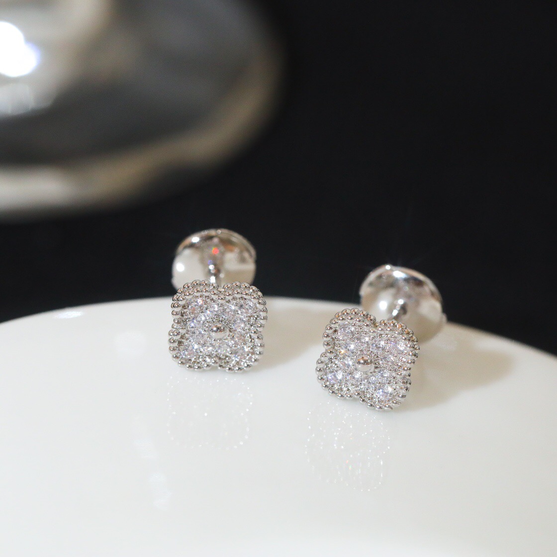 Van Cleef & Arpels earring-86