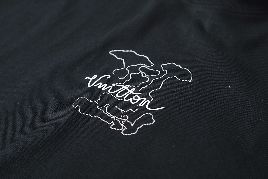 LV clothing-8
