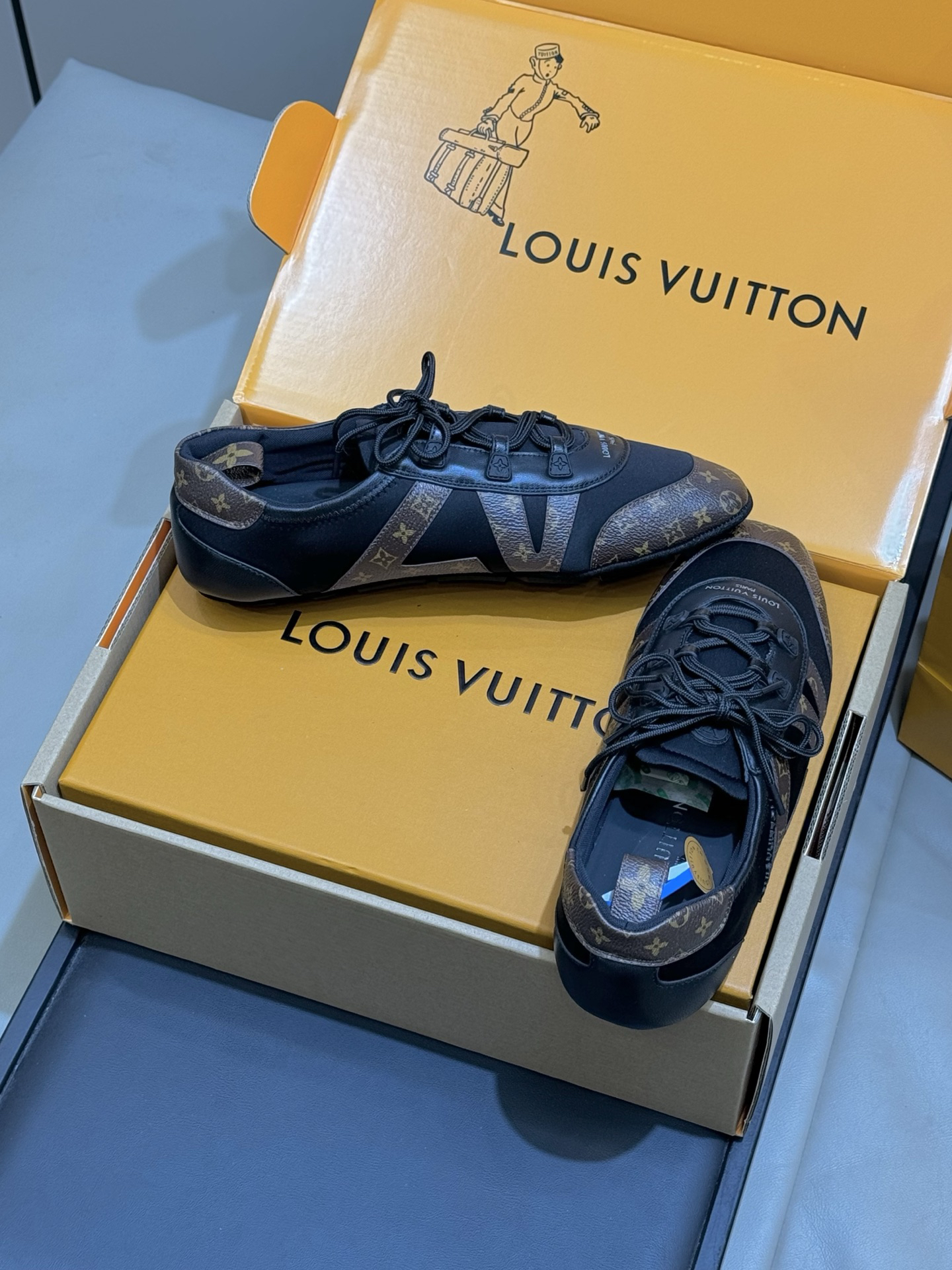 Lv Sneakers-227