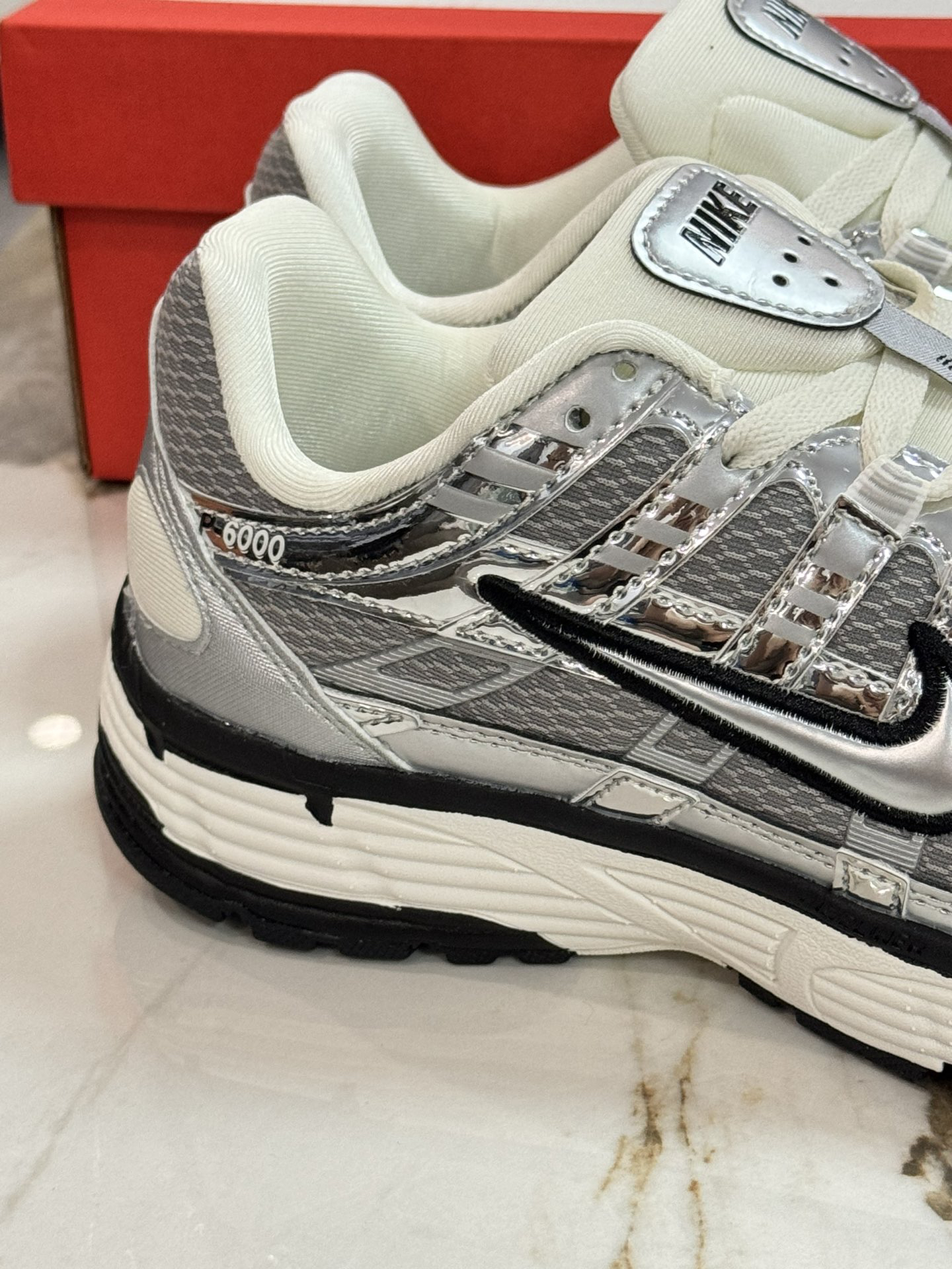 Nike Sneakers-240