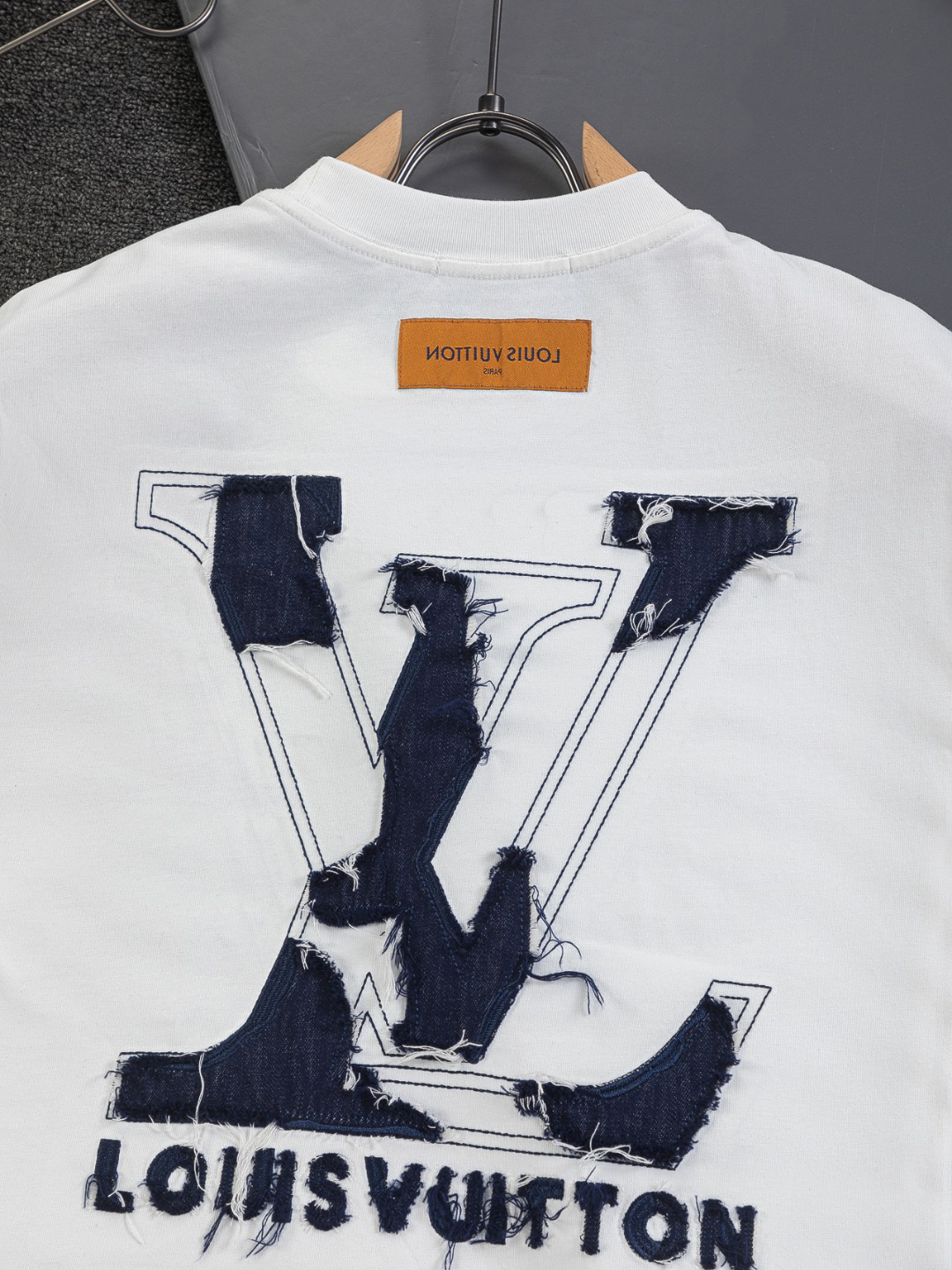 LV clothing-239