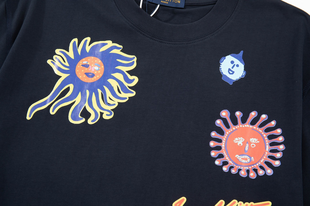LV clothing-85