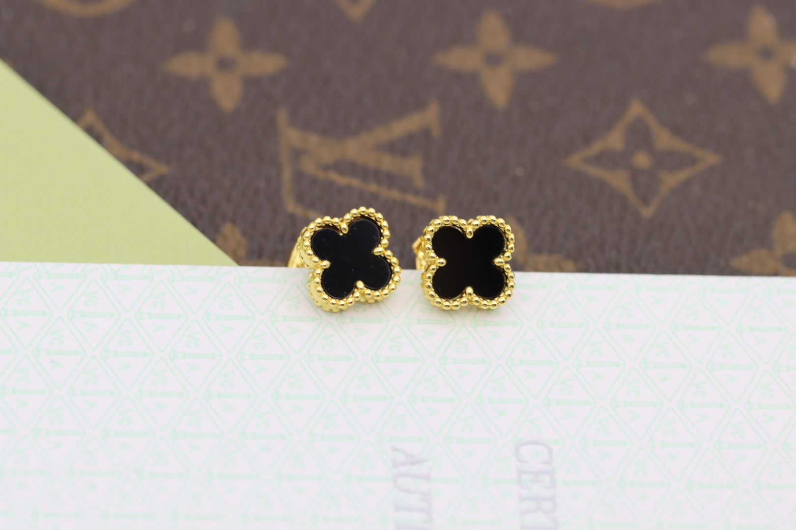 Van Cleef & Arpels earring-23