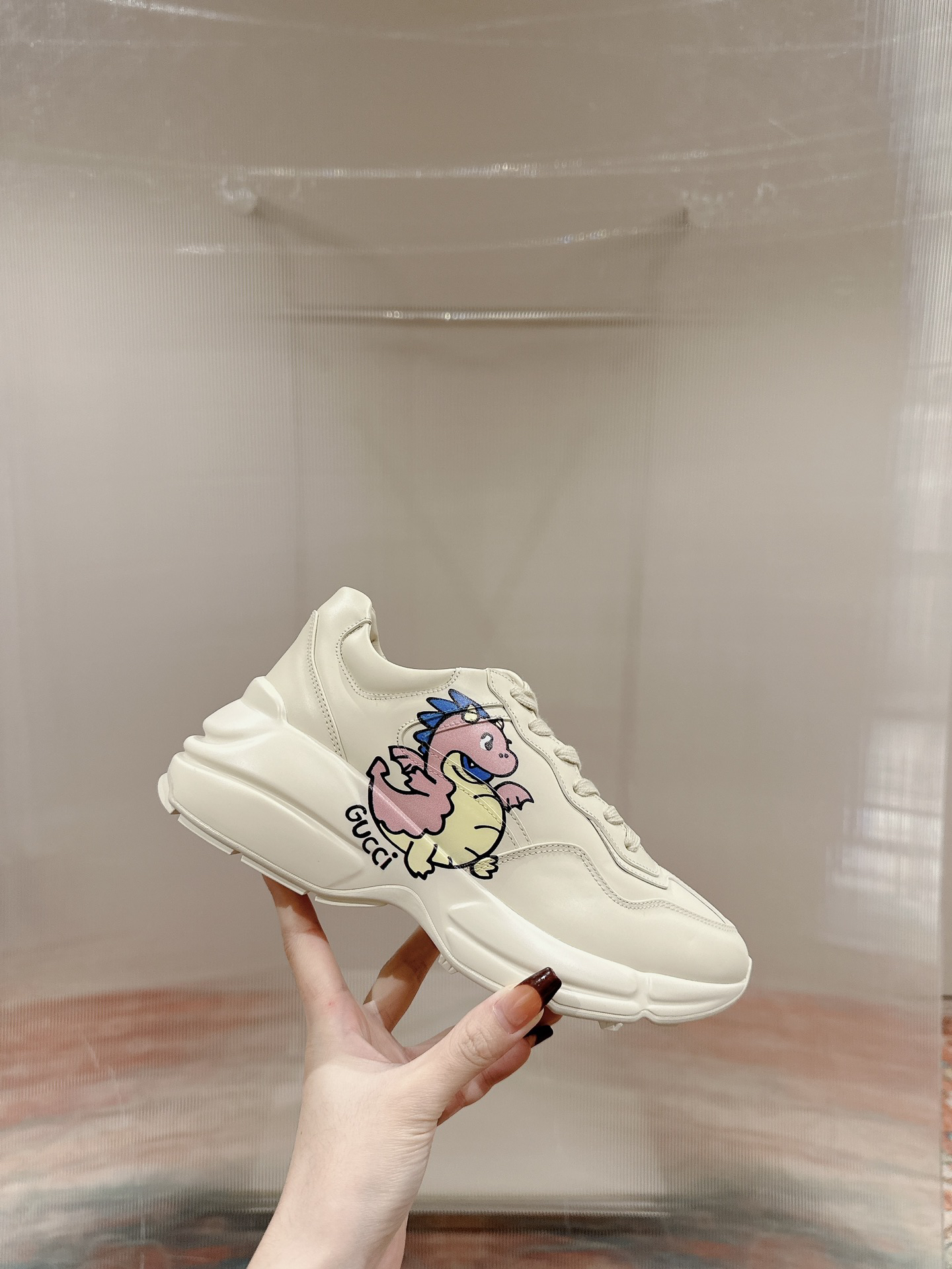 Gucci Sneakers-244