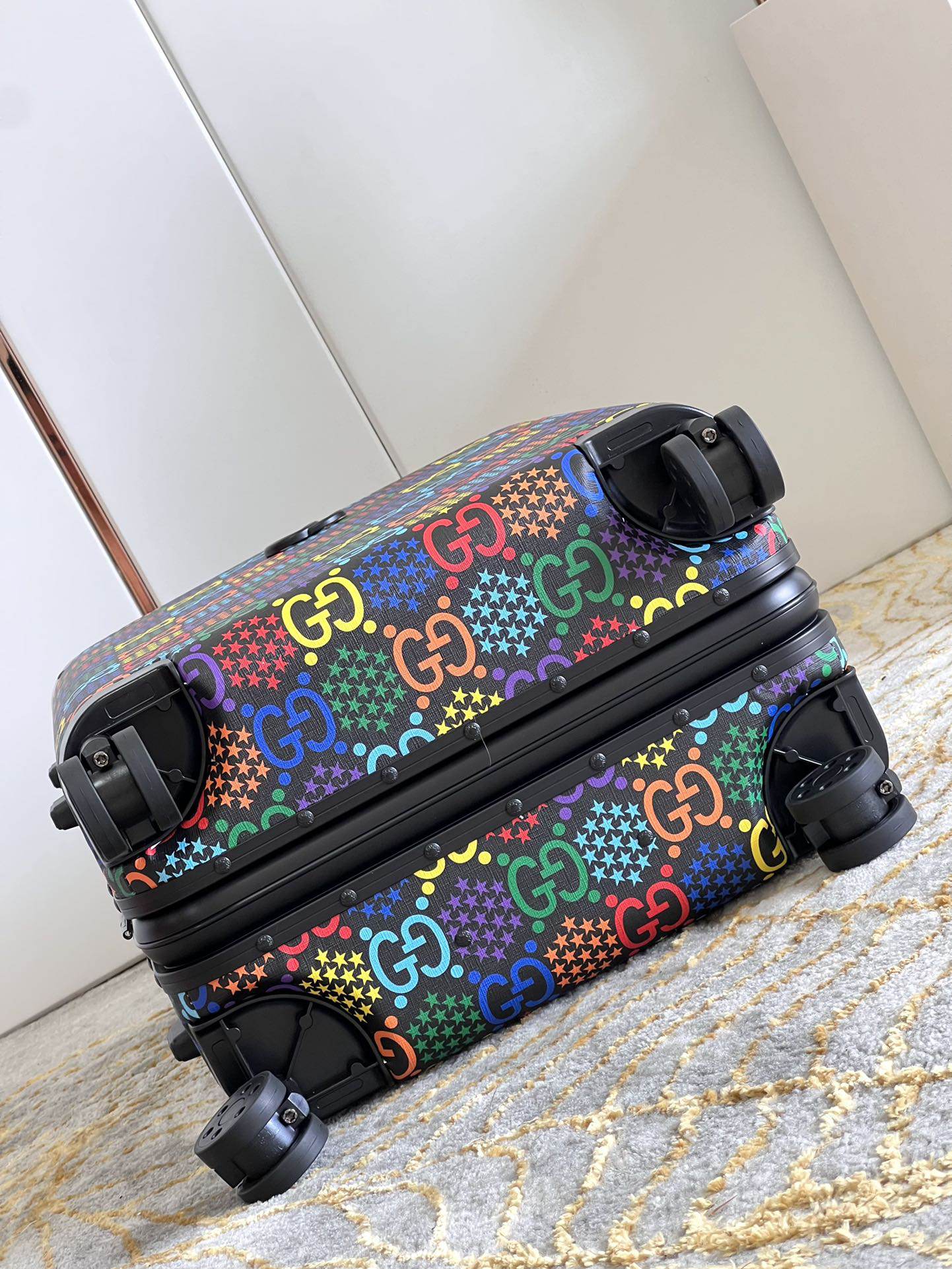 Gucci luggage-22