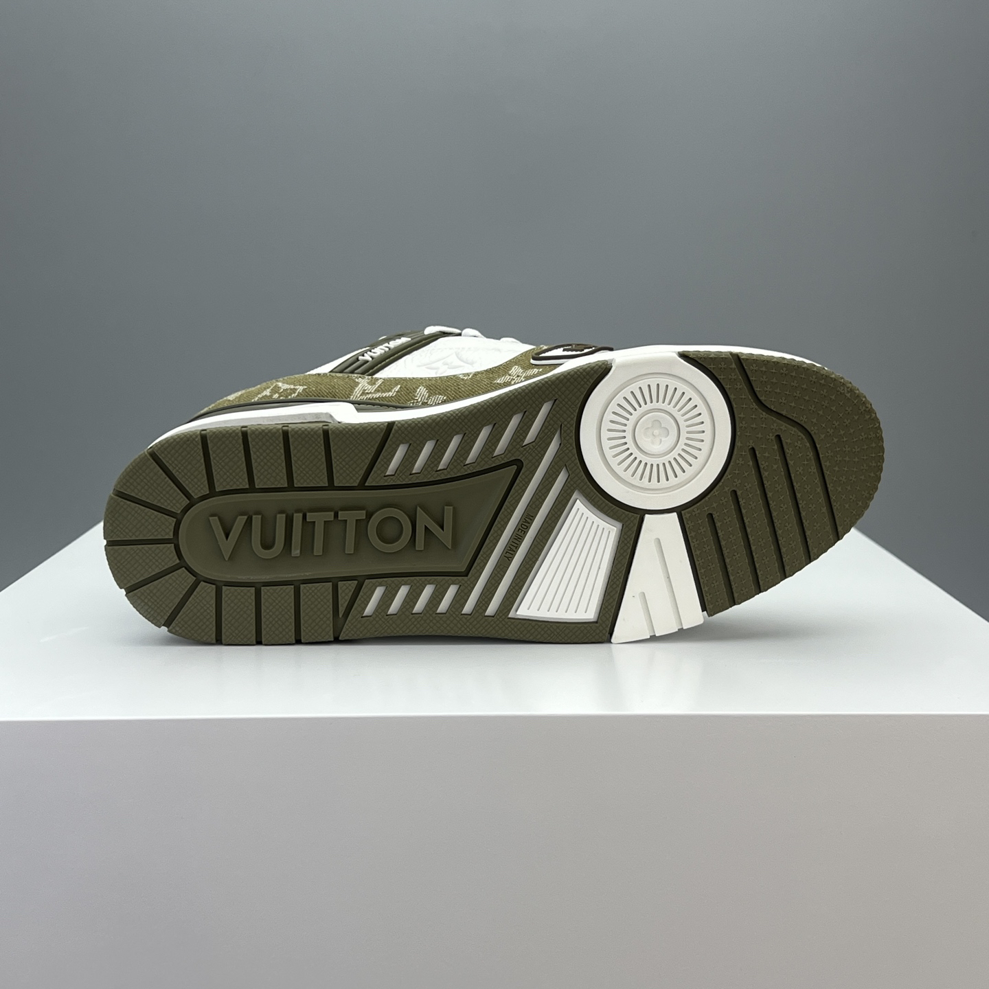 Lv Sneakers-135