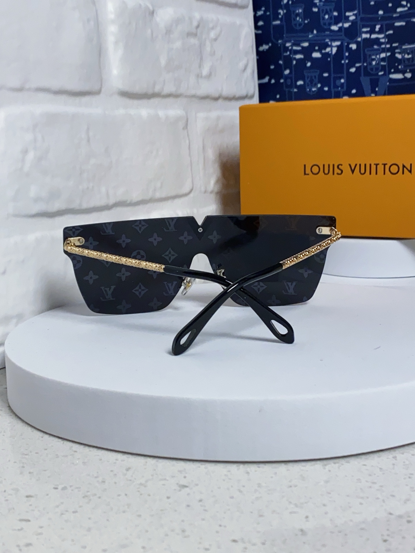 LV glasses-36