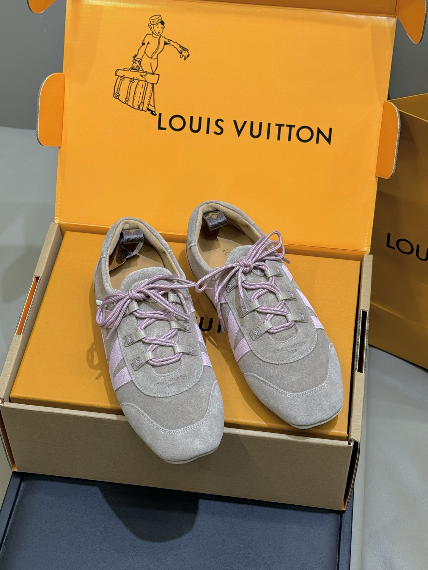 Lv Sneakers-228
