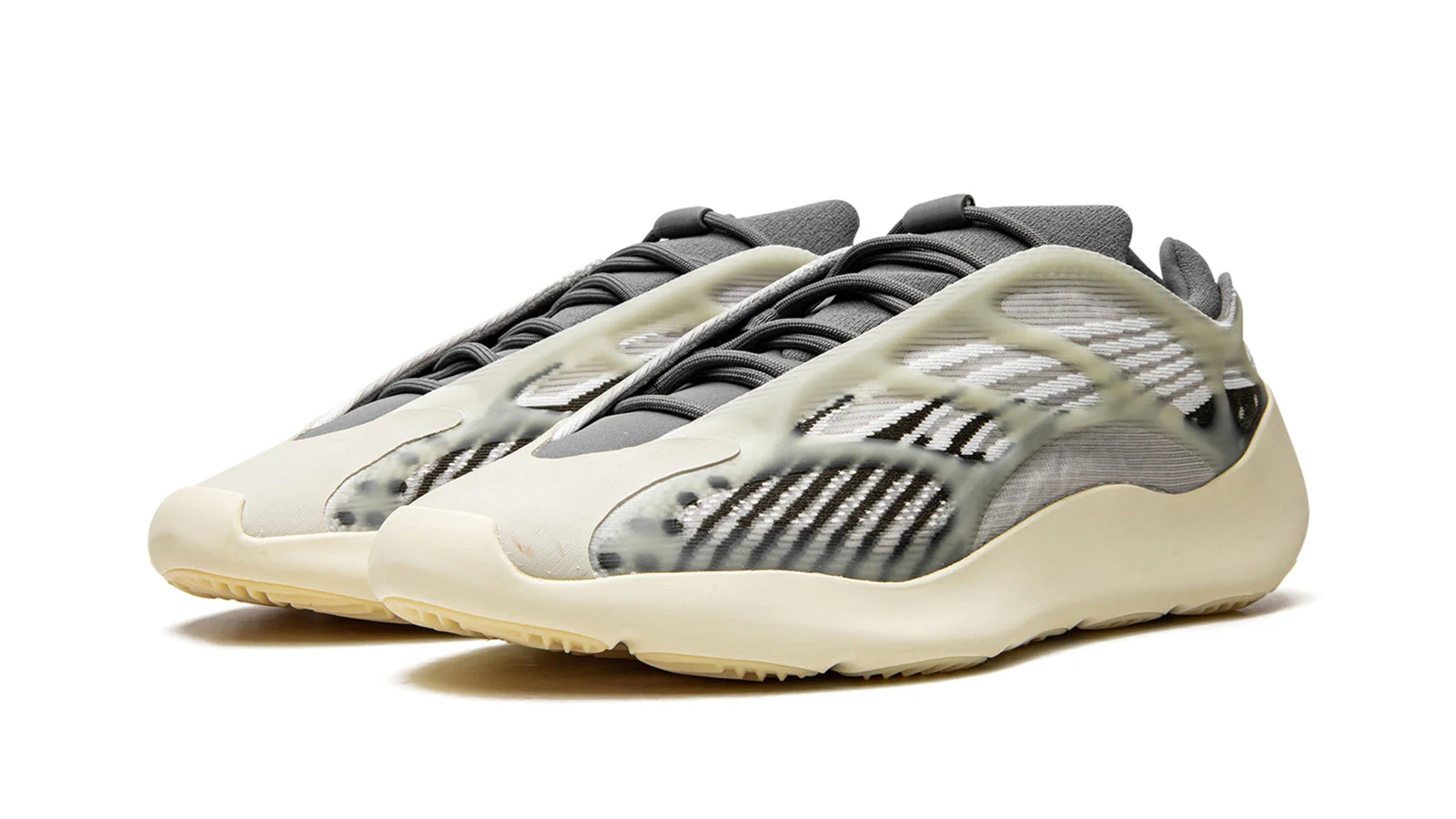 YEEZY 700 V3 