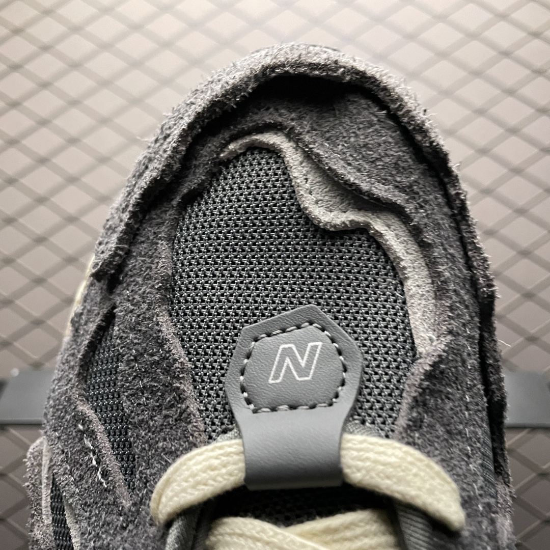 New Balance Sneakers-85