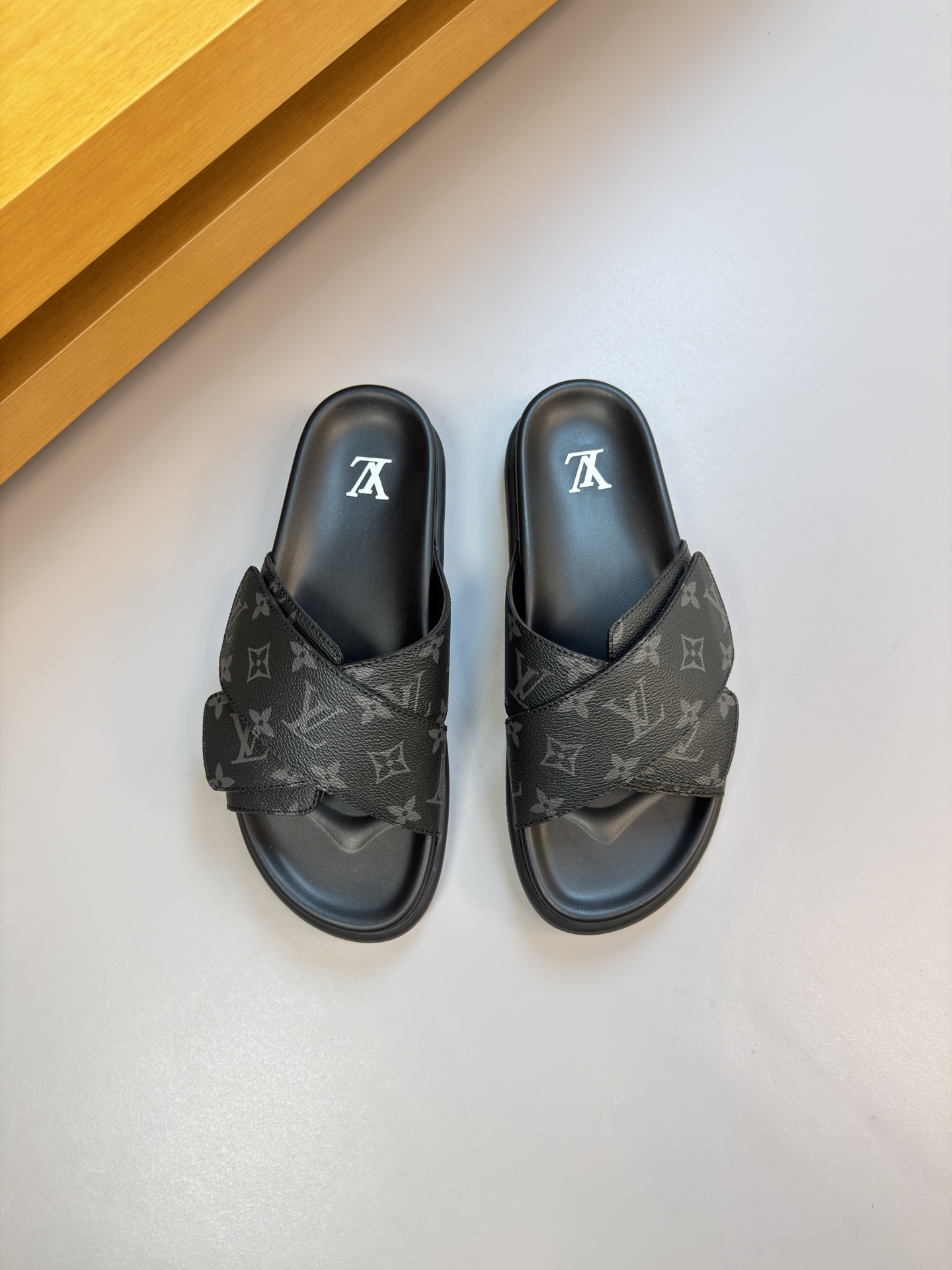LV Summer footwear