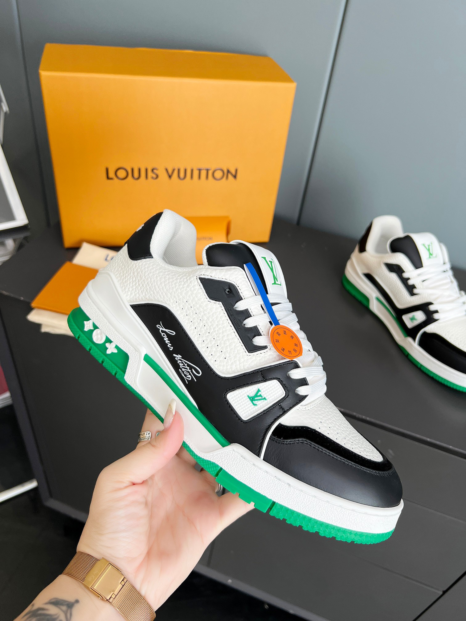 Lv Sneakers-65