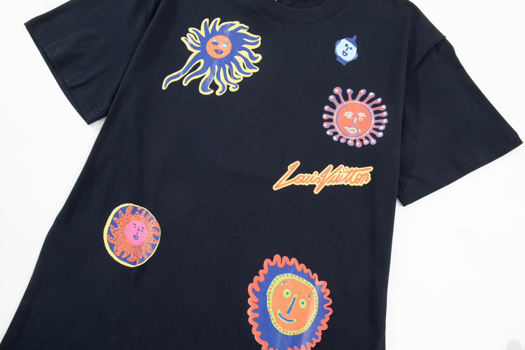 LV clothing-85