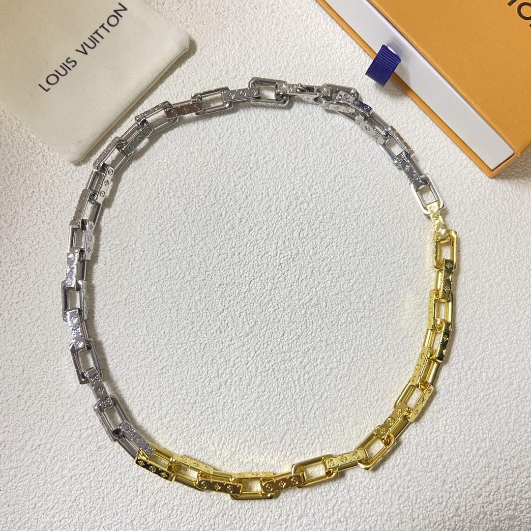 LV necklace-37