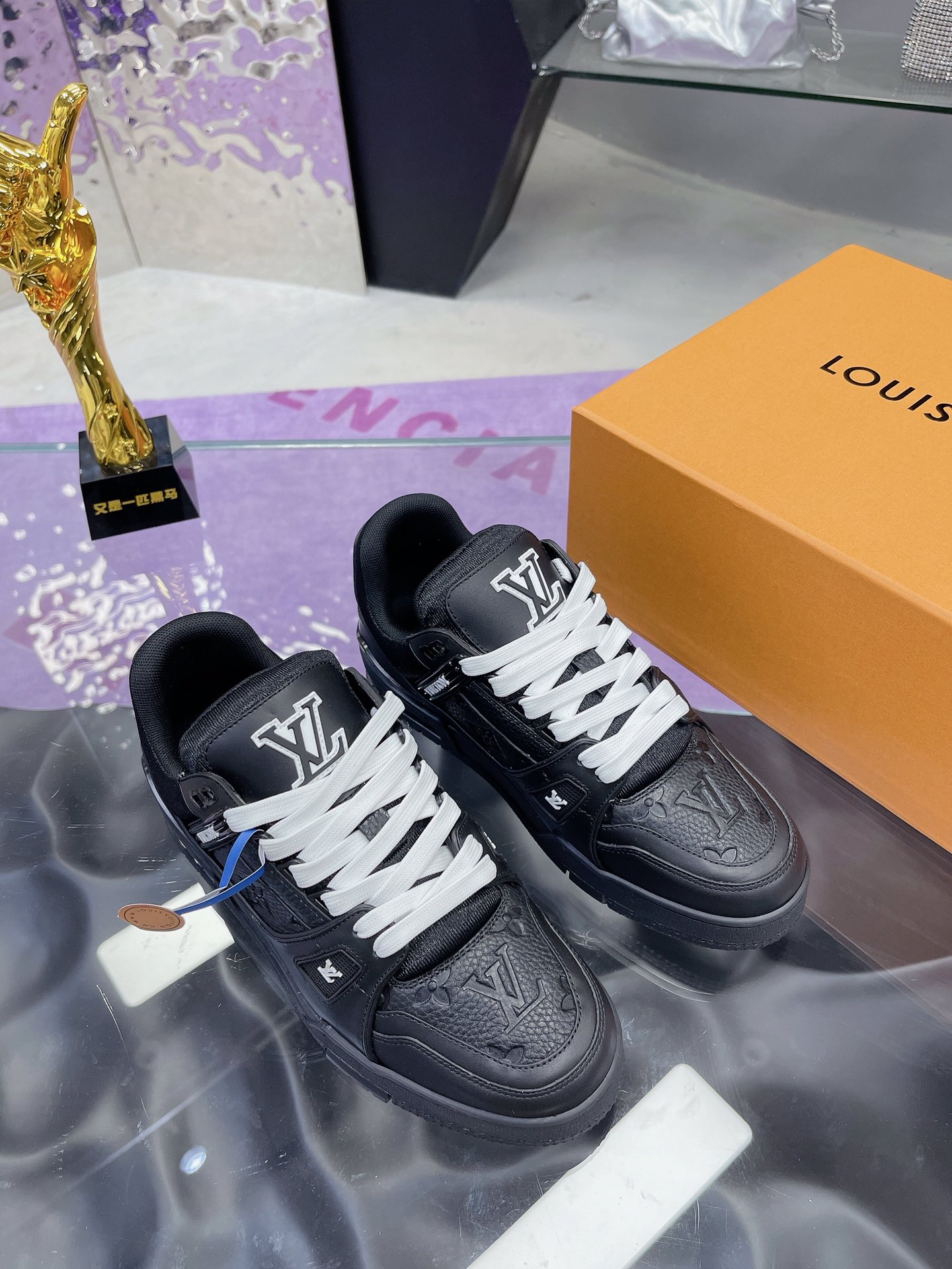 Lv Sneakers-223