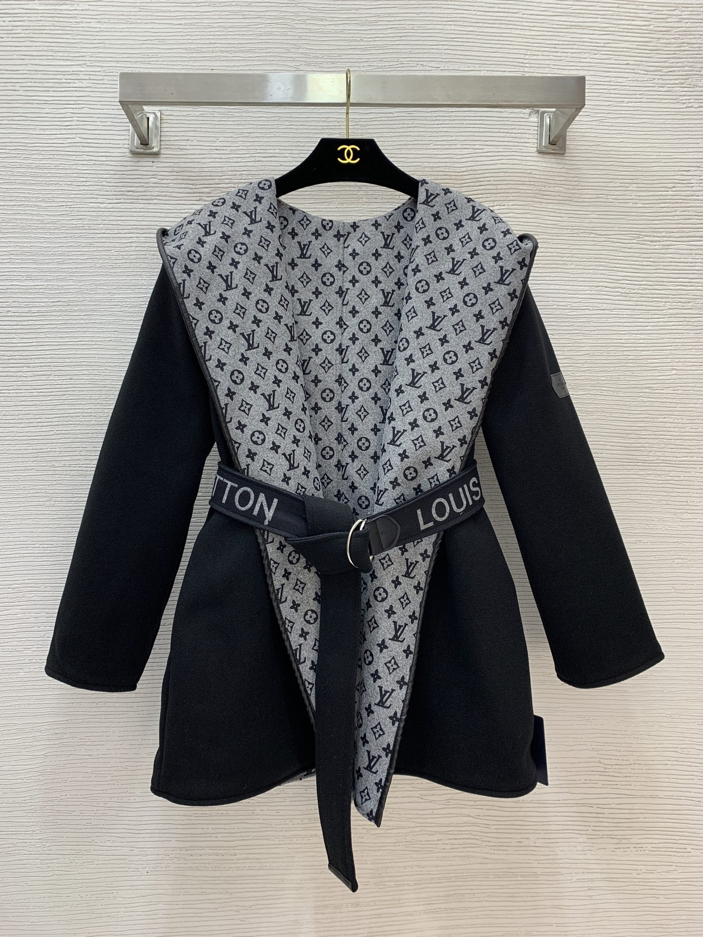 LV Clothing-335
