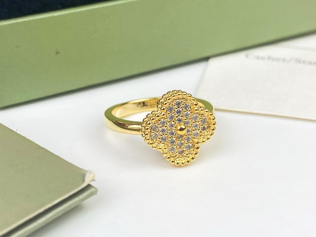 Van Cleef & Arpels ring-18