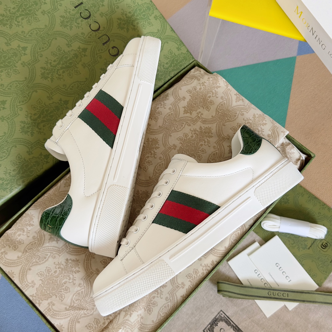 Gucci Sneakers-121